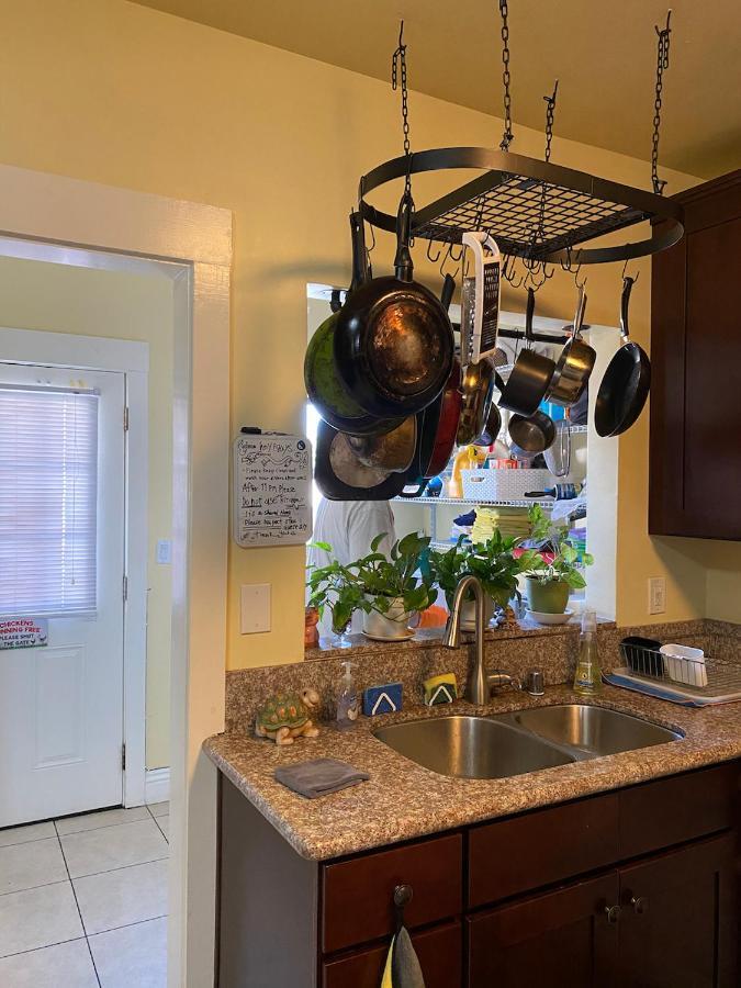 Private Large La Bedroom W Private Half-Bathroom - Ac - Wifi - Private Fridge Near Usc - Exposition Park - Usc Memorial Coliseum - Banc Of California Stadium - Downtown Los Angeles Dtla - University Of Southern California Usc! Esterno foto